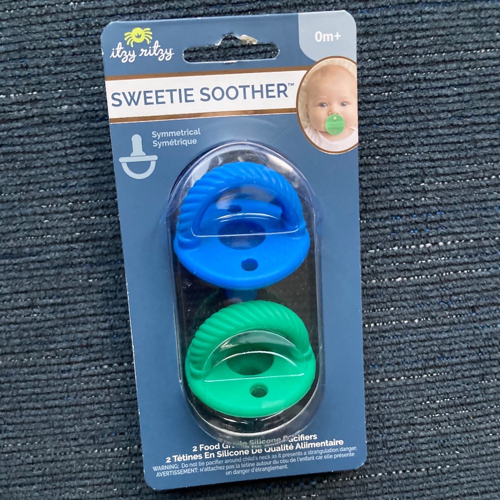 BNWT Itzy ritzy soother